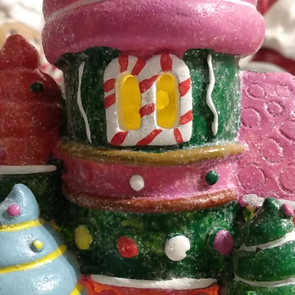 Toyland Sweet Candies Light Up Colourful Castle House 8"x4" - Picture 5 of 9